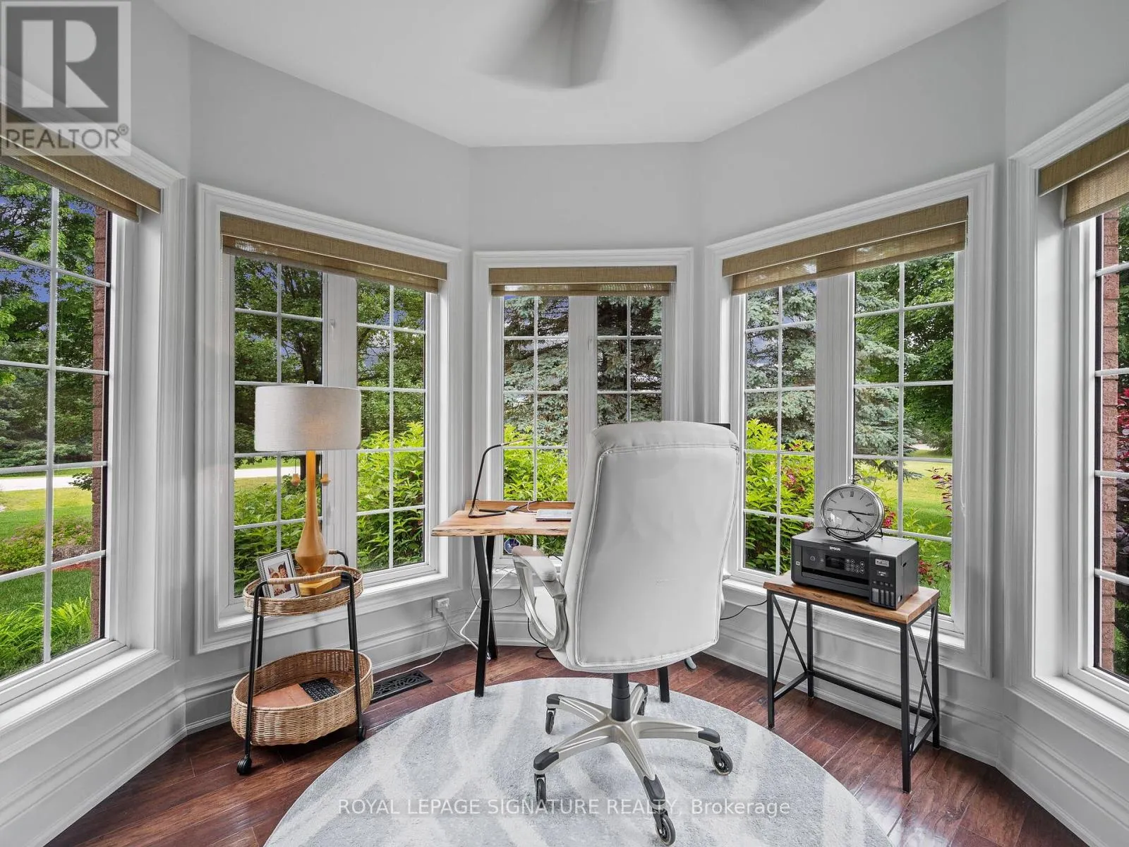 10 FOREST RIDGE CRESCENT