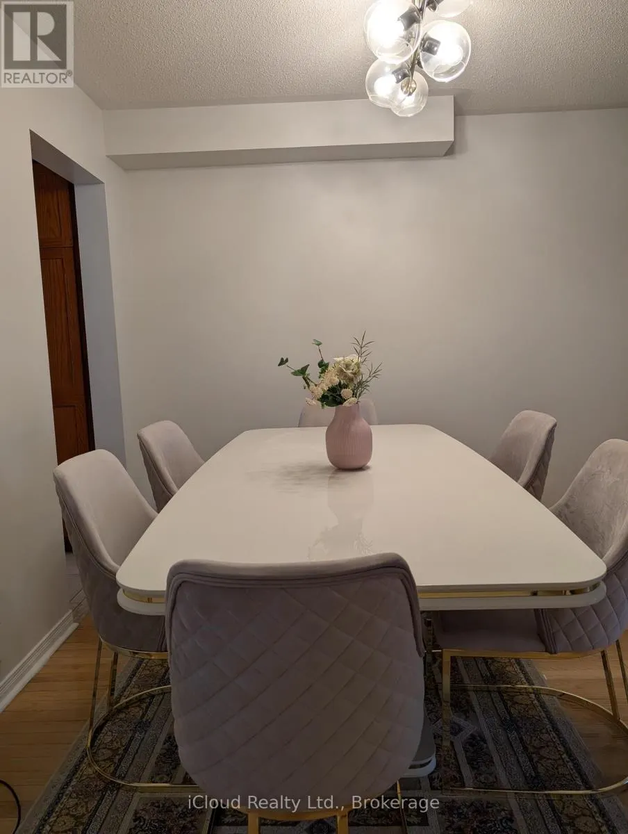 10 POLAR BEAR PLACE E