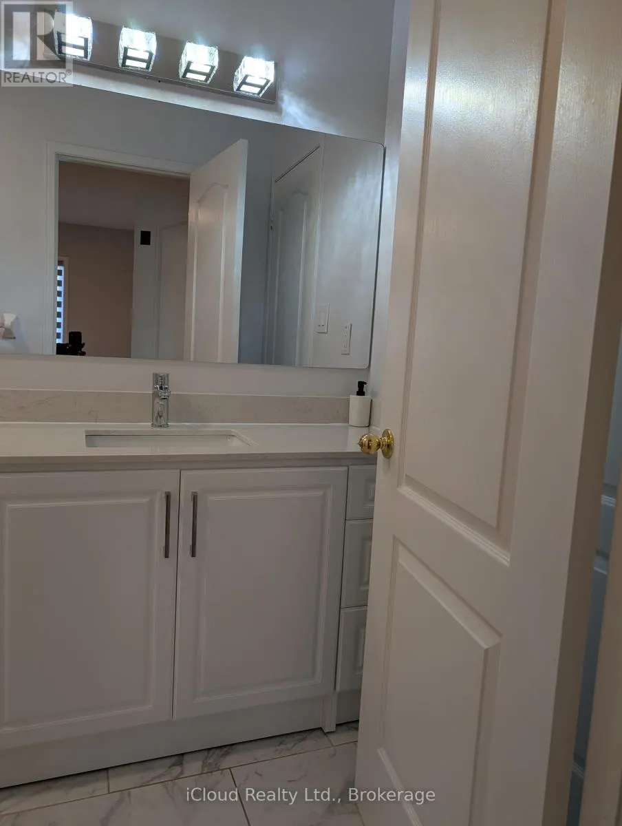10 POLAR BEAR PLACE E