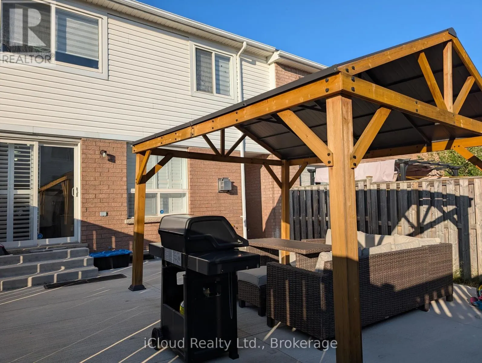 10 POLAR BEAR PLACE E