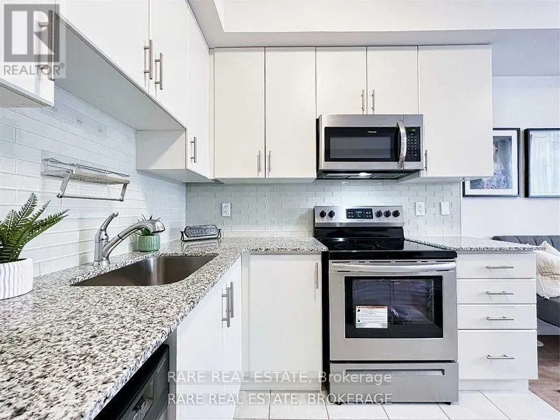 38 - 26 FIELDWAY ROAD N