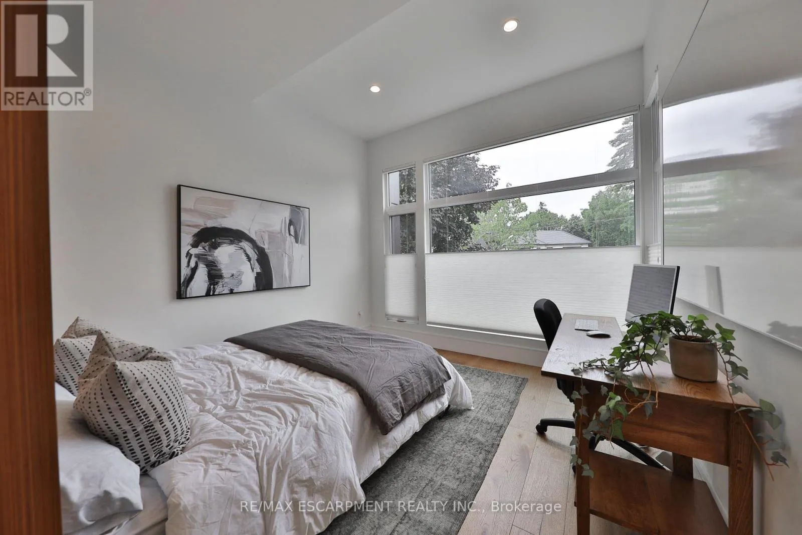 49 PINE AVENUE S