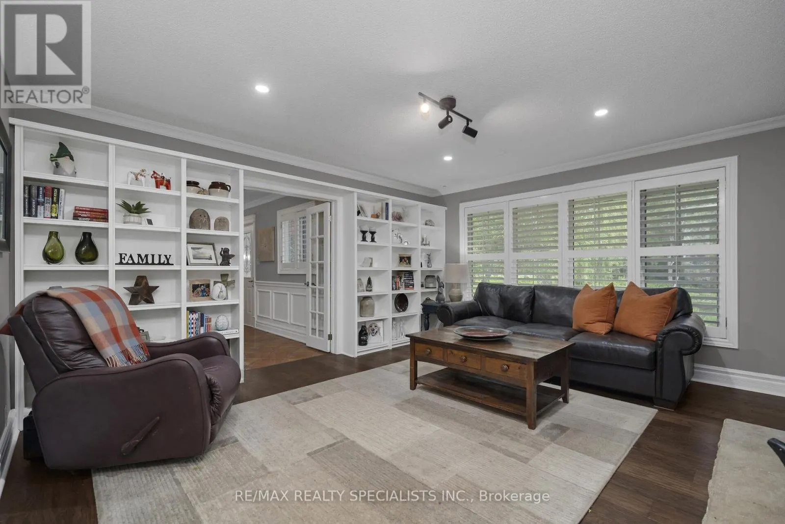 2 CEDAR DRIVE