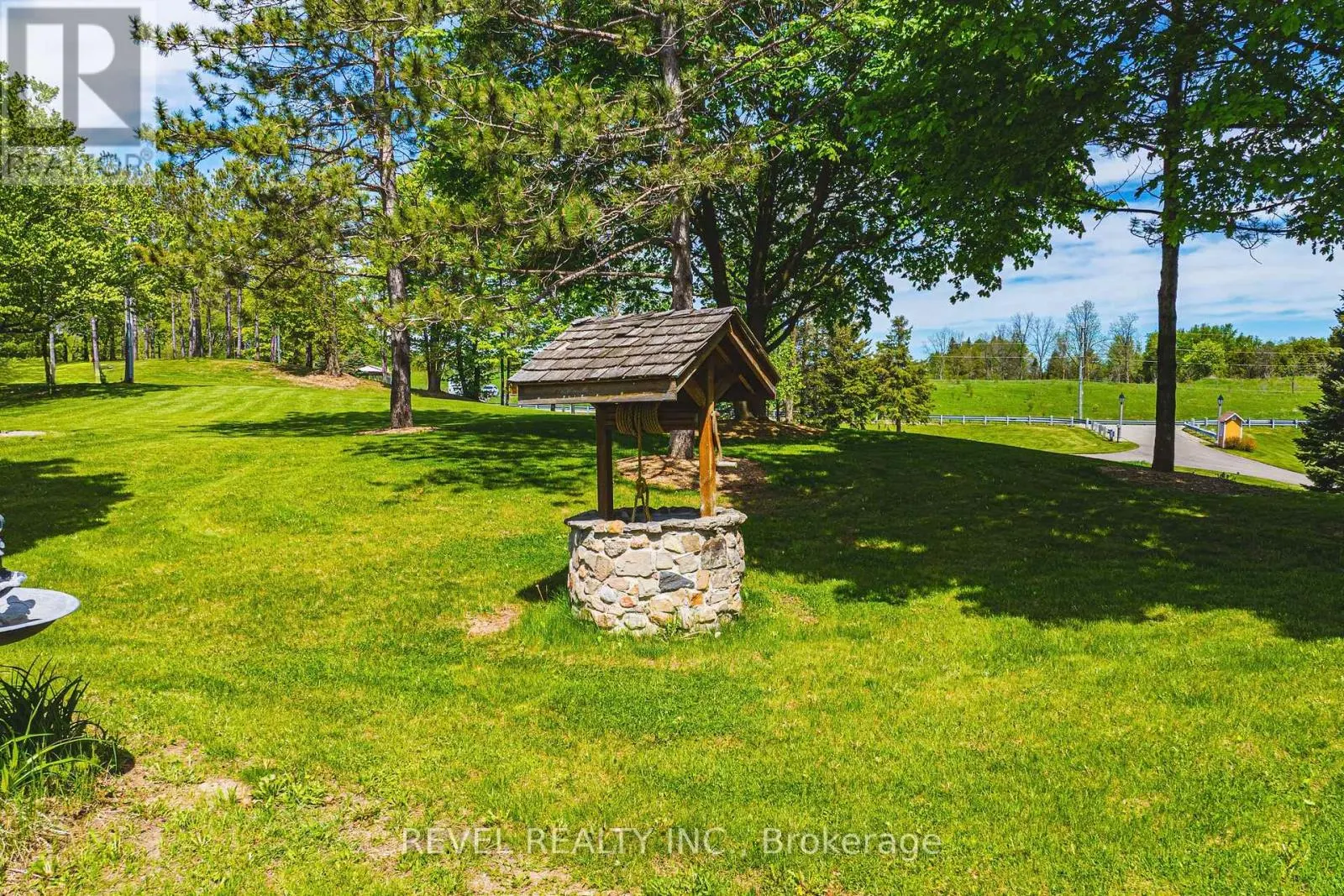 1194 20 SIDE ROAD