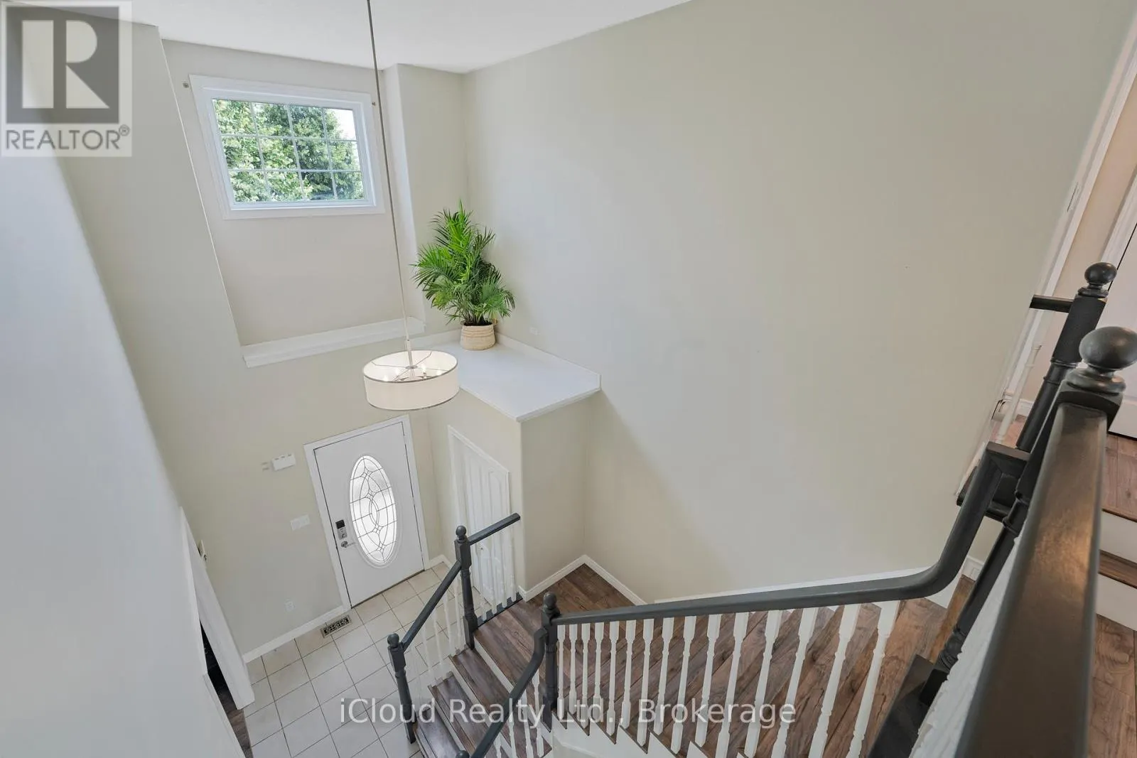 2 REDFERN STREET