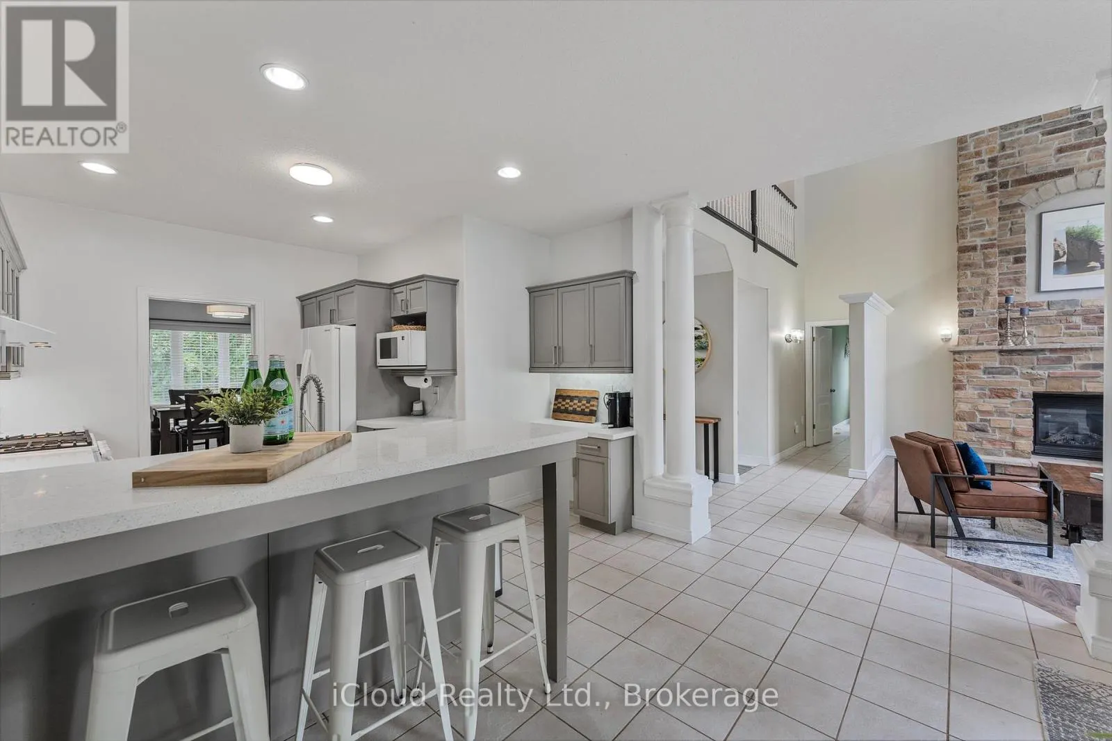 2 REDFERN STREET