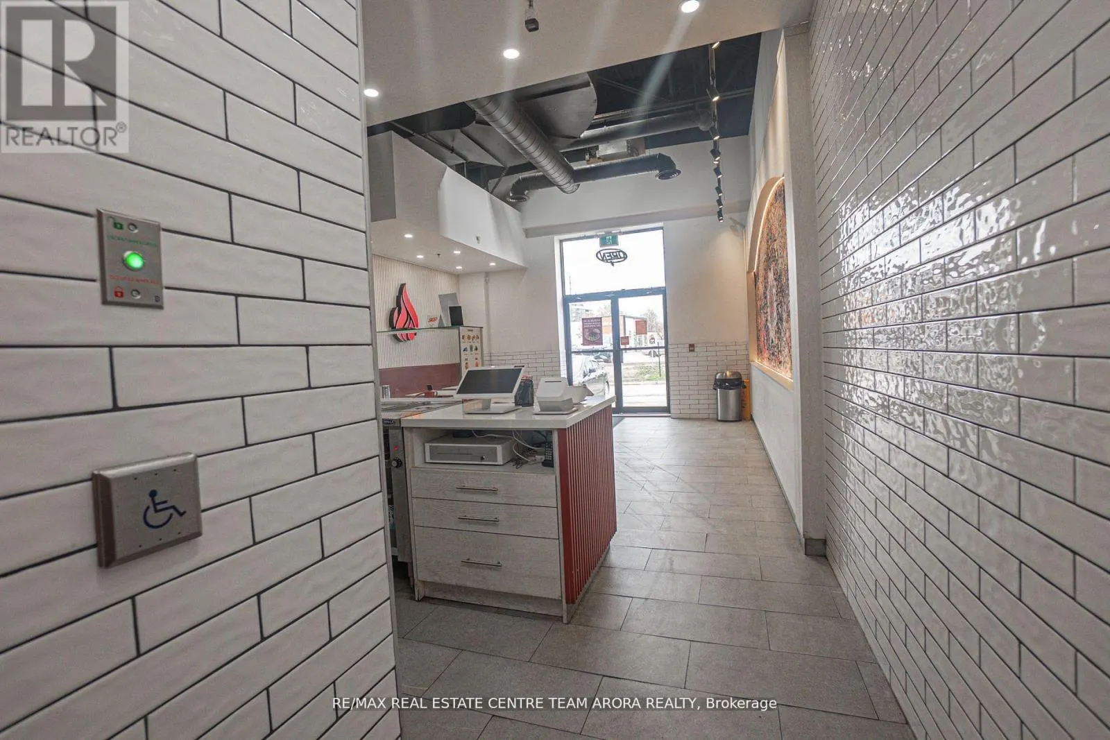 27 - 2737 KEELE STREET