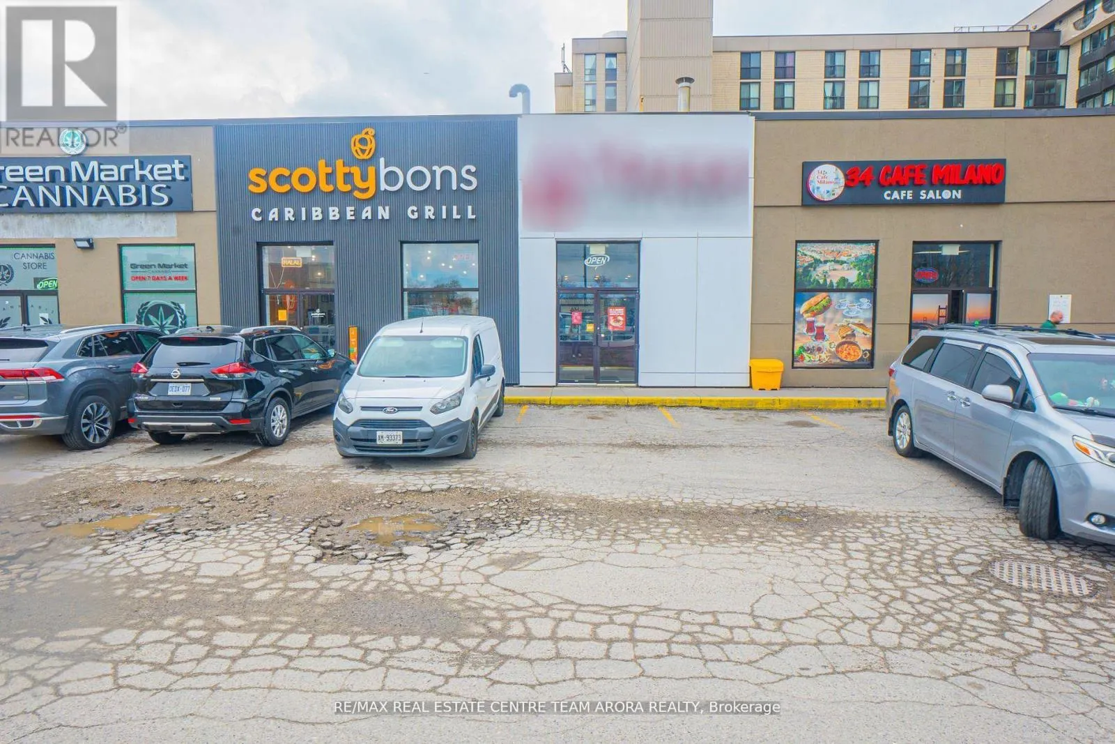 27 - 2737 KEELE STREET