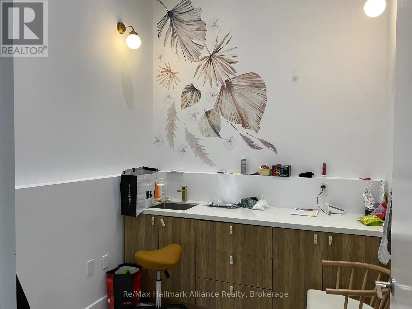 3 - 2083 LAKE SHORE BOULEVARD, #3