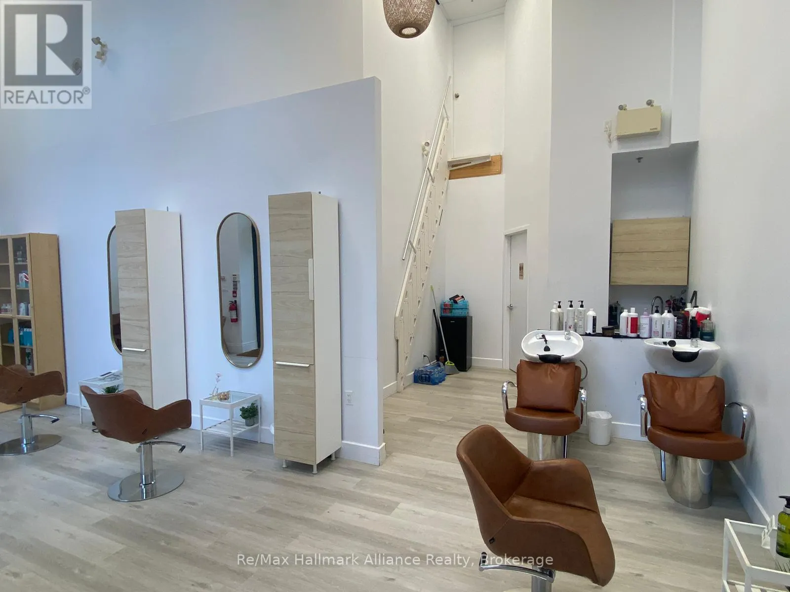 3 - 2083 LAKE SHORE BOULEVARD, #3