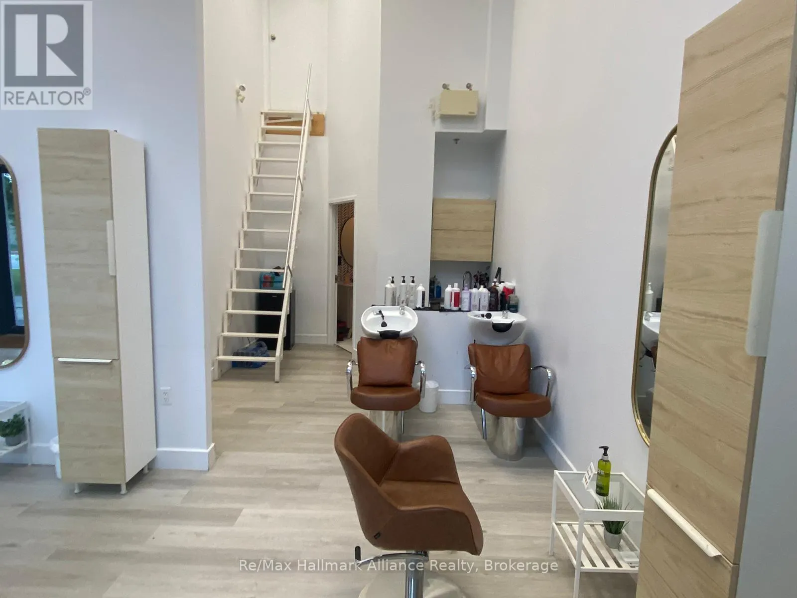 3 - 2083 LAKE SHORE BOULEVARD, #3