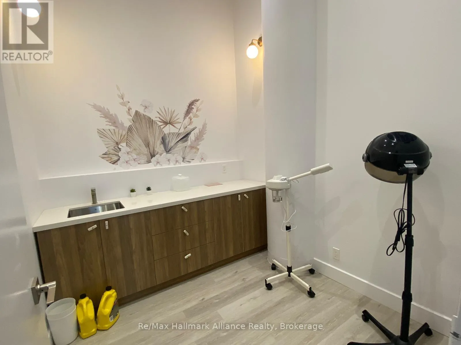 3 - 2083 LAKE SHORE BOULEVARD, #3