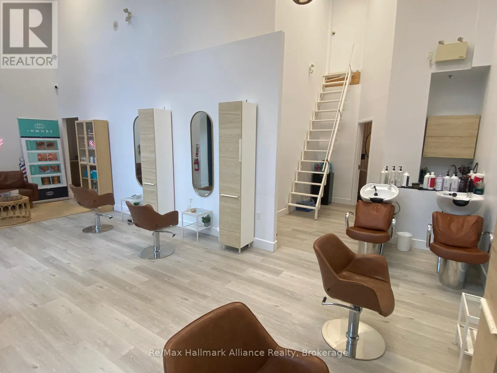 3 - 2083 LAKE SHORE BOULEVARD, #3