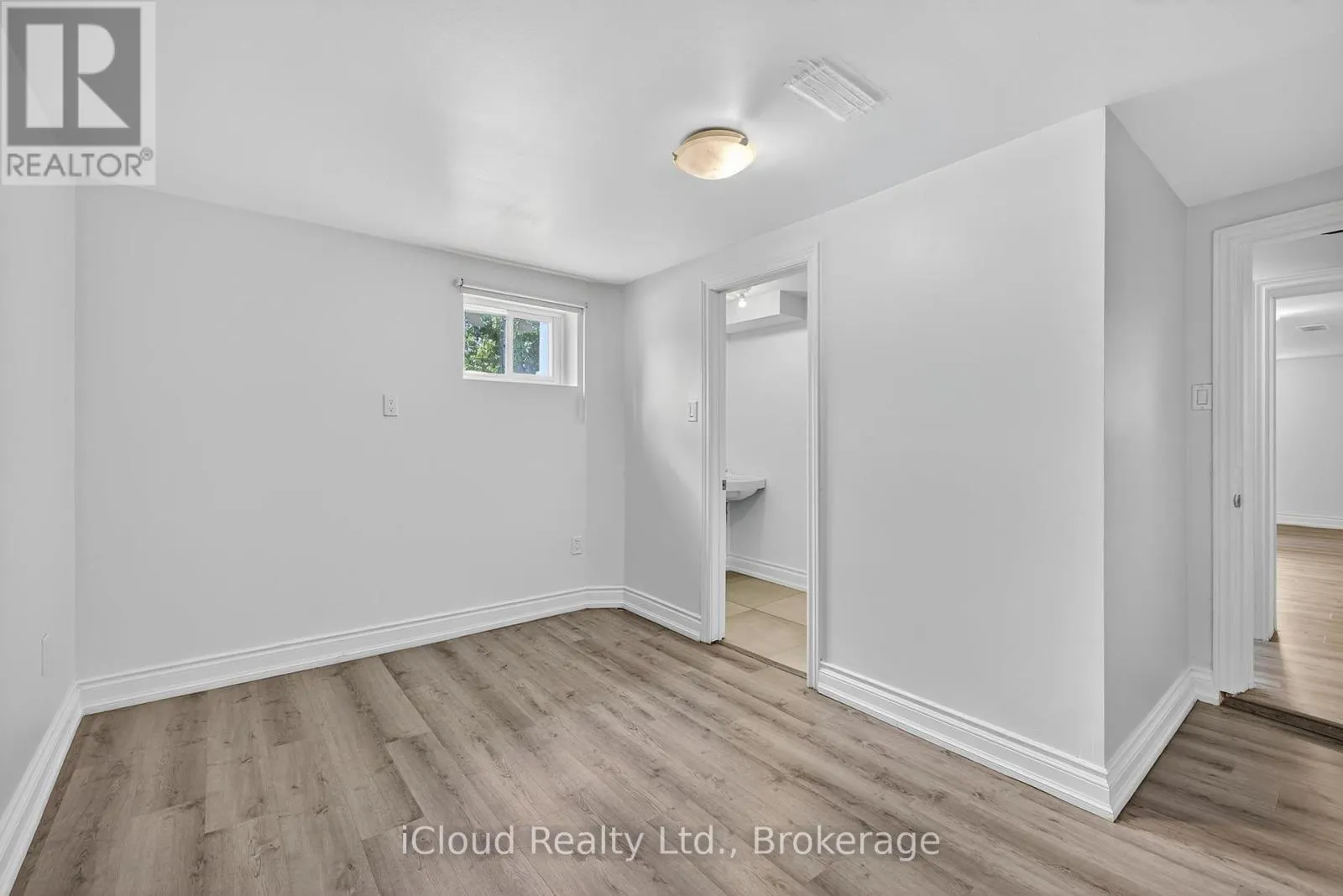 34 KNOX AVENUE