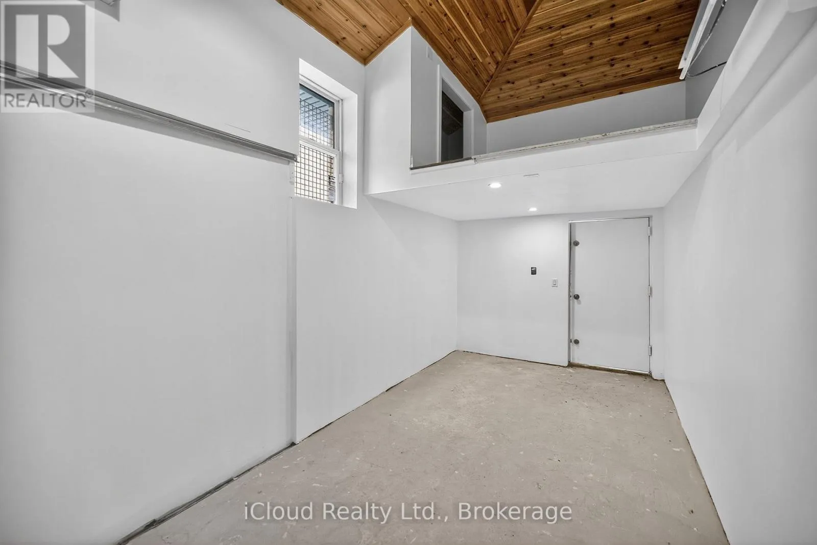 34 KNOX AVENUE