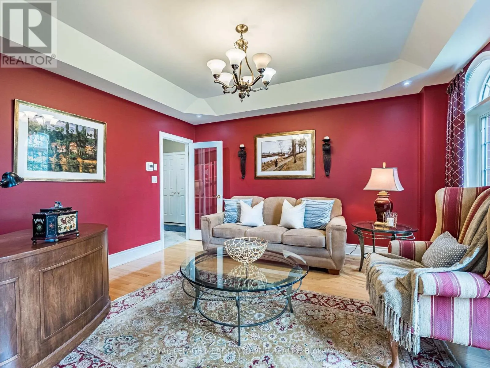 8 DEER RUN CRESCENT