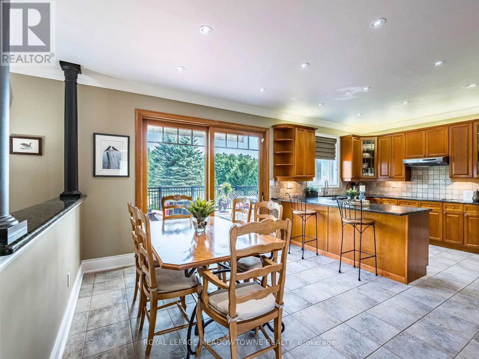 8 DEER RUN CRESCENT