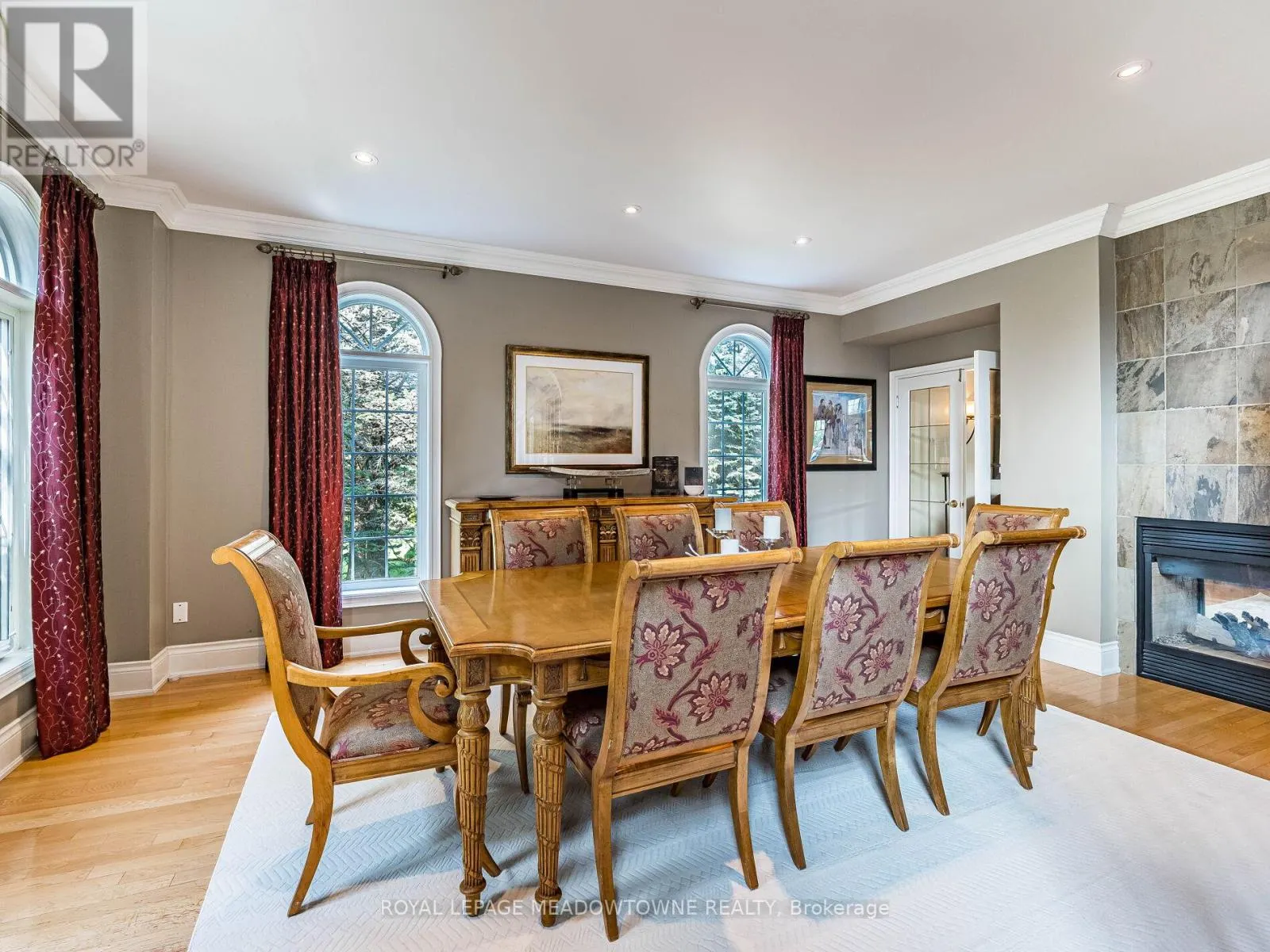 8 DEER RUN CRESCENT
