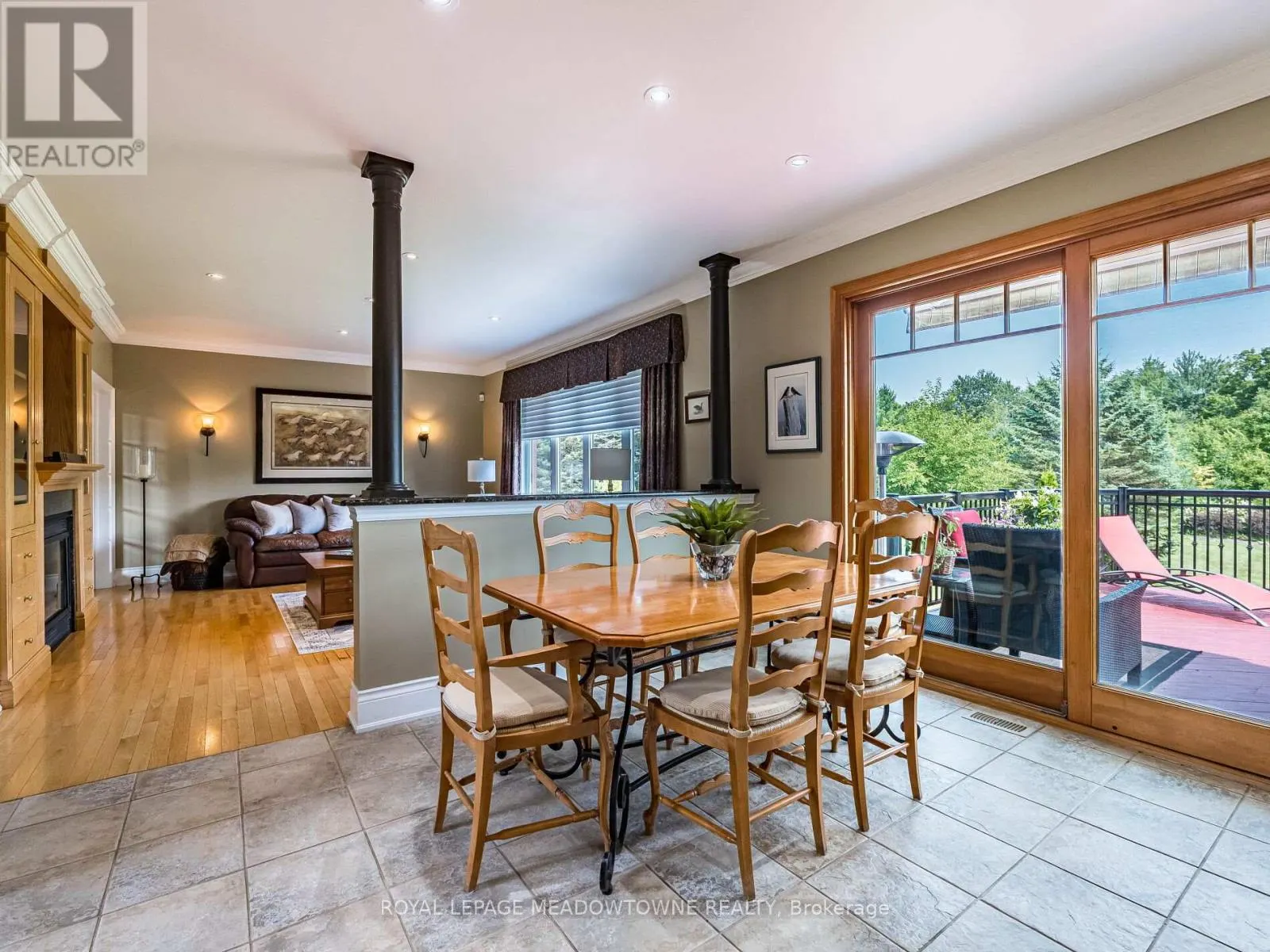 8 DEER RUN CRESCENT