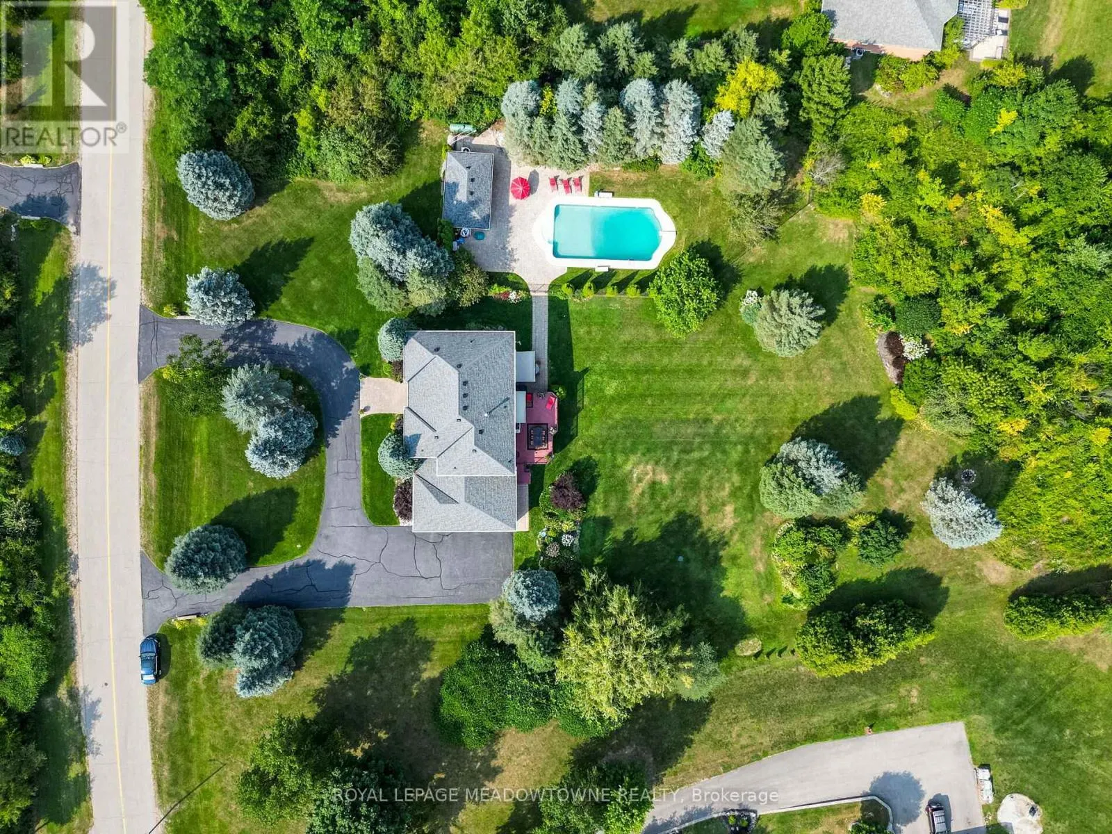 8 DEER RUN CRESCENT