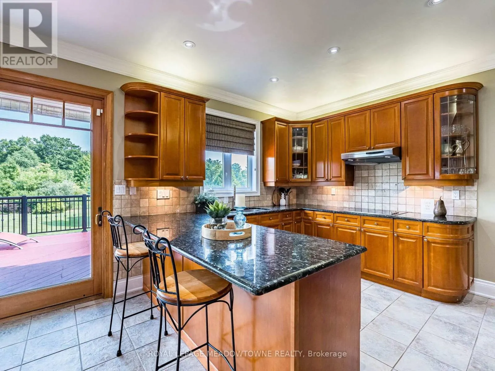 8 DEER RUN CRESCENT