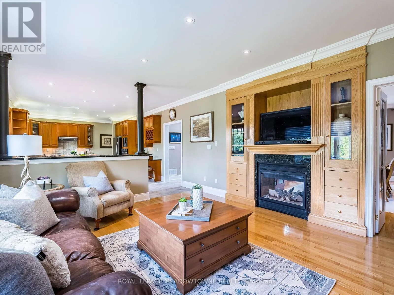 8 DEER RUN CRESCENT