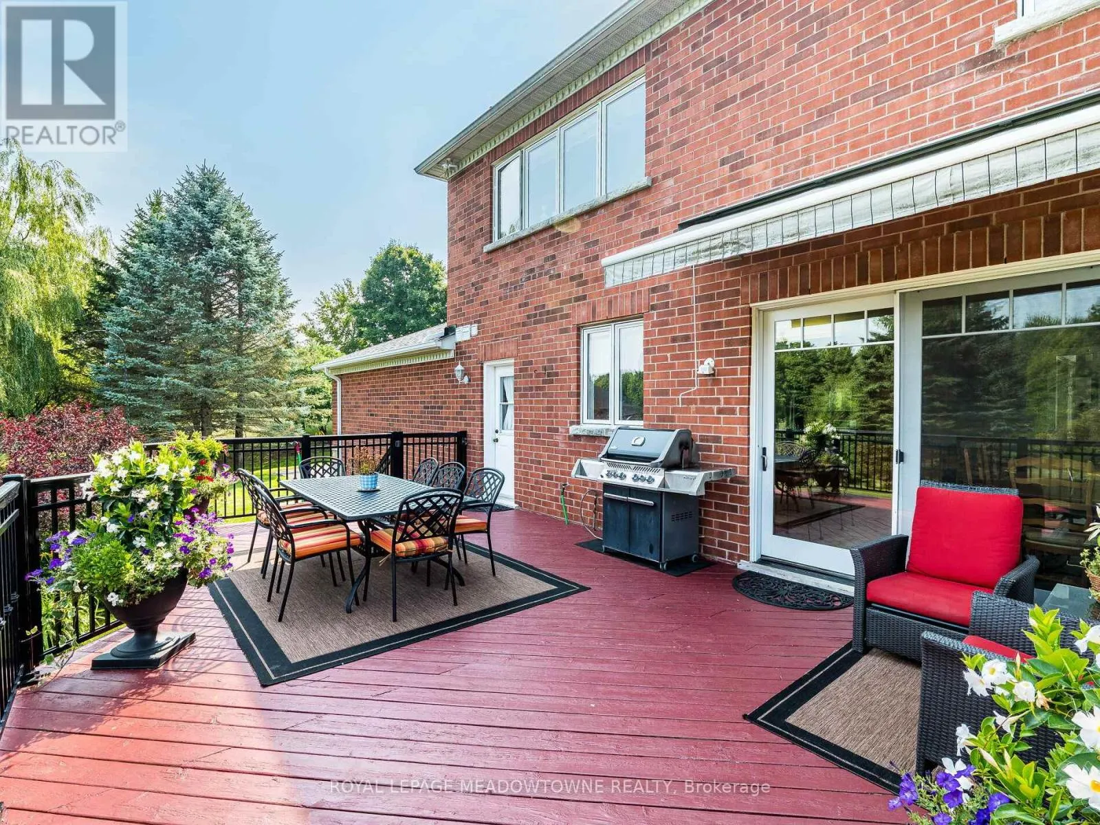 8 DEER RUN CRESCENT