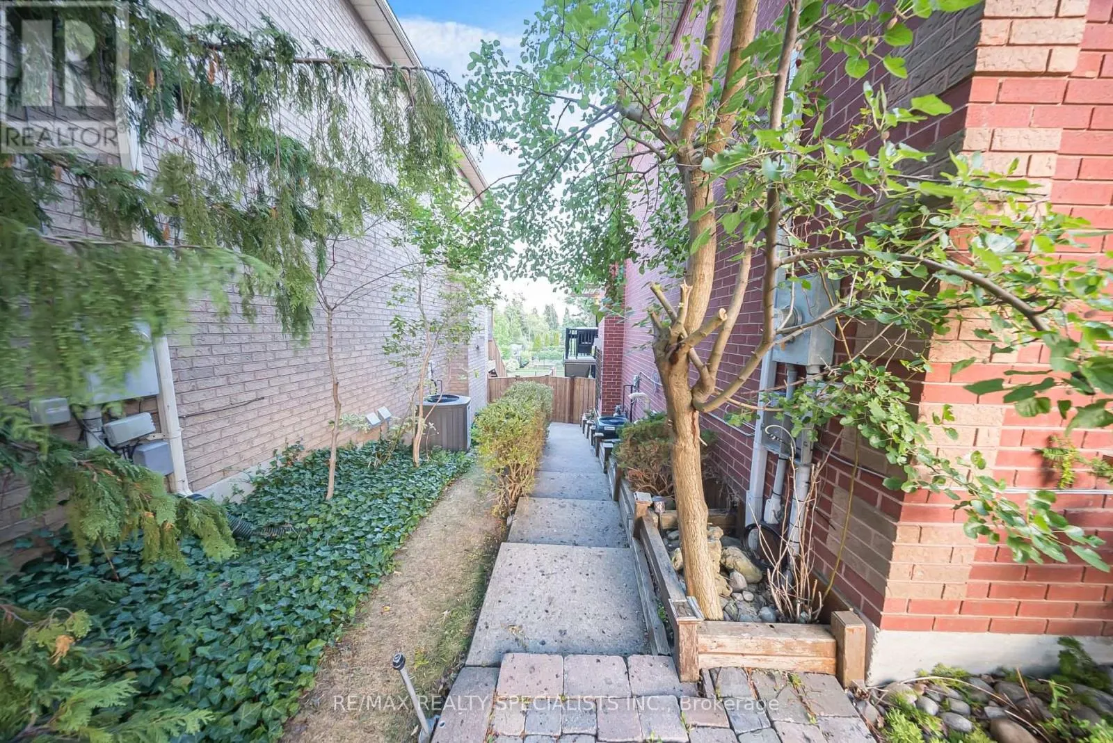 47 WHITBREAD AVENUE