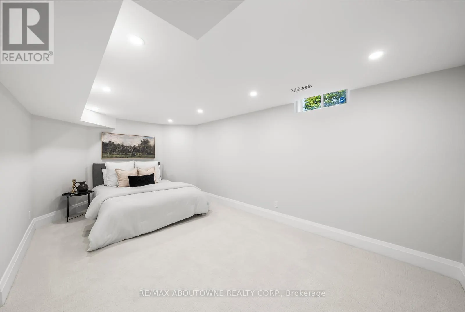 360 CLAREMONT CRESCENT