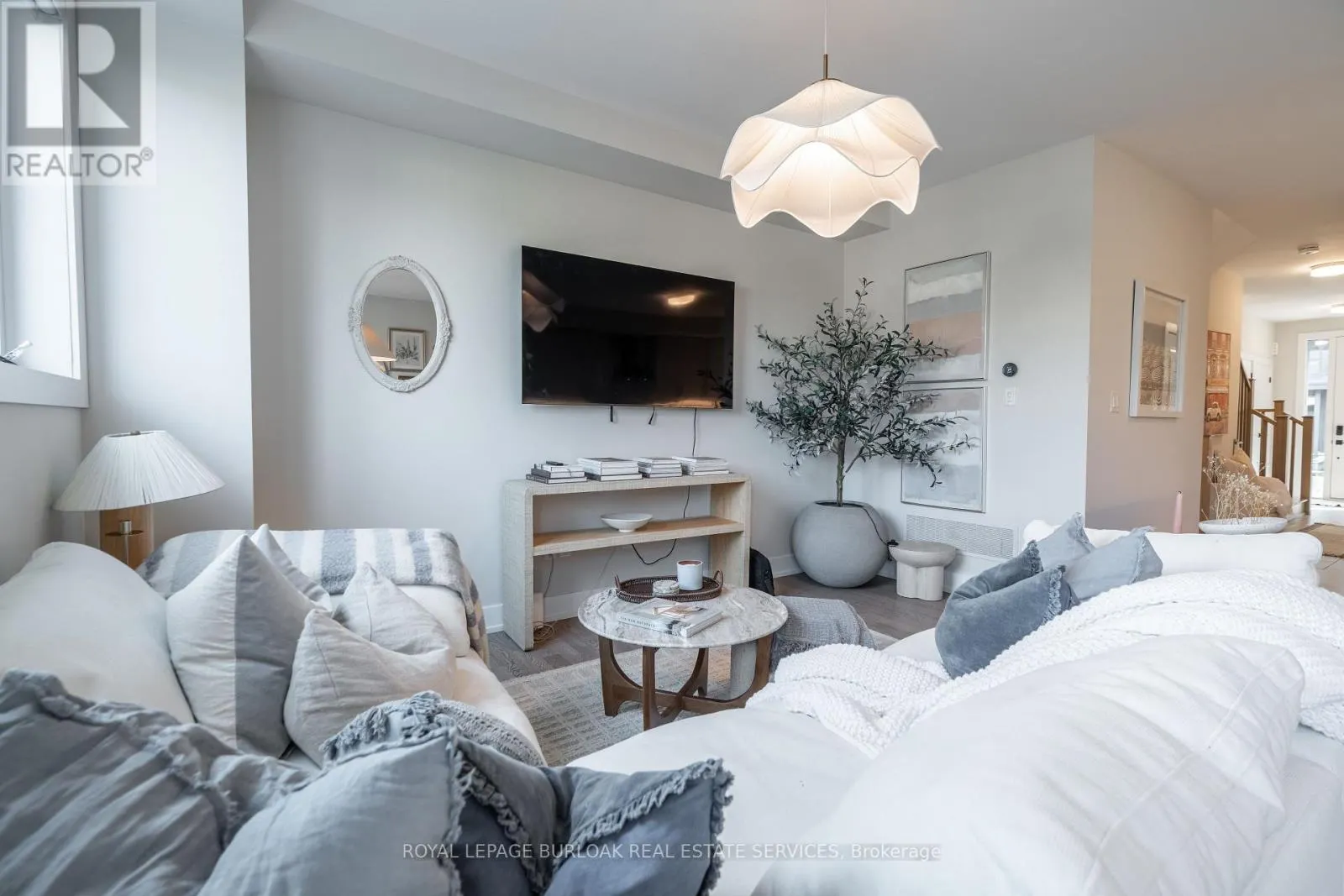 24 - 2273 TURNBERRY ROAD