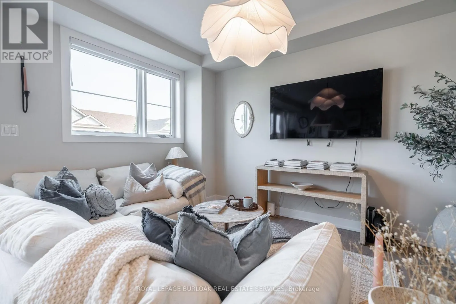 24 - 2273 TURNBERRY ROAD