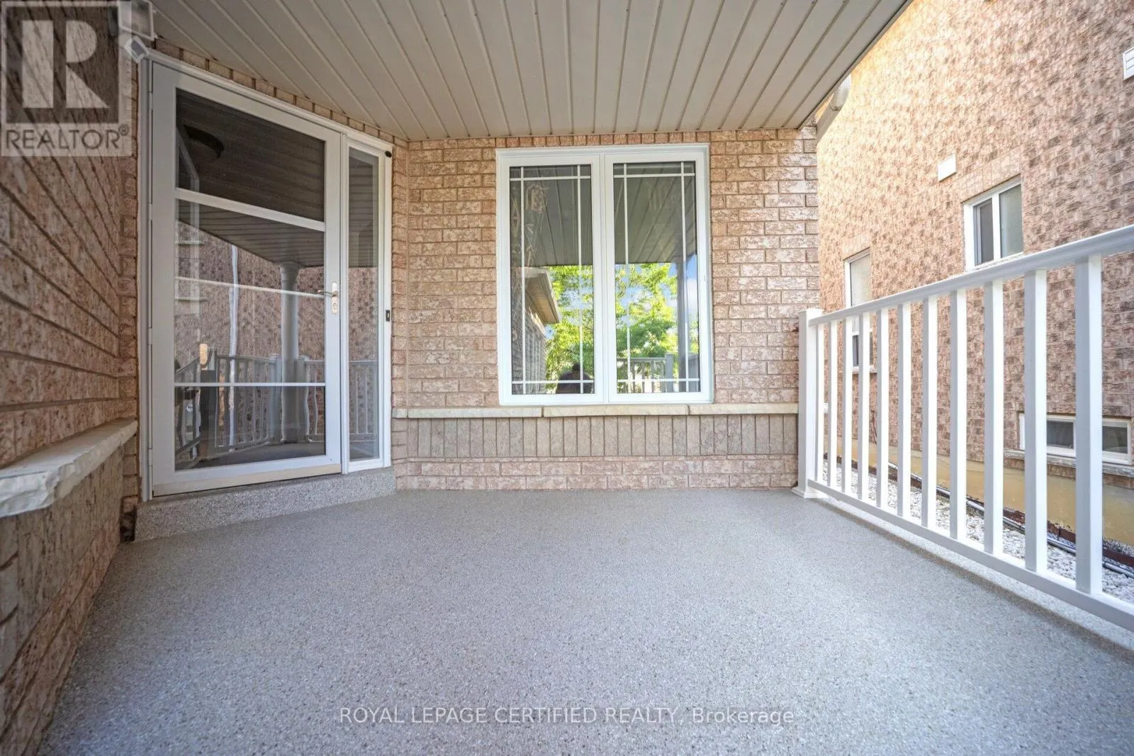 252 VINTAGE GATE