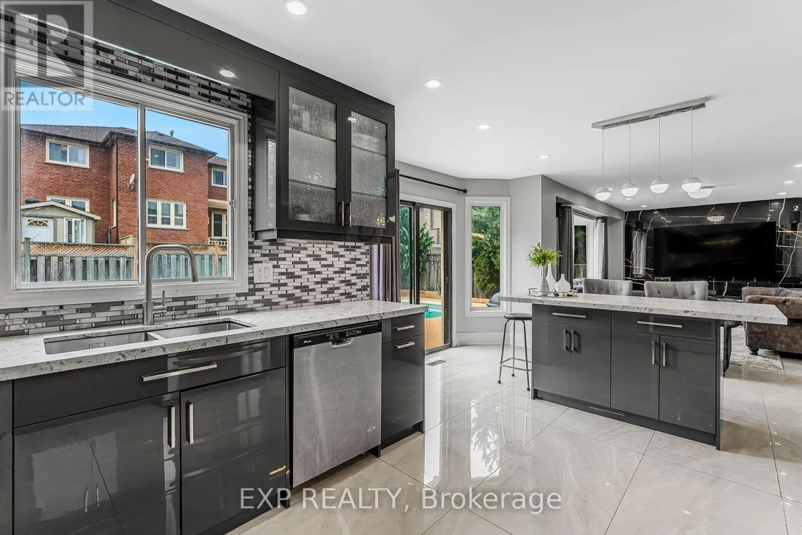 1221 CREEKSIDE DRIVE