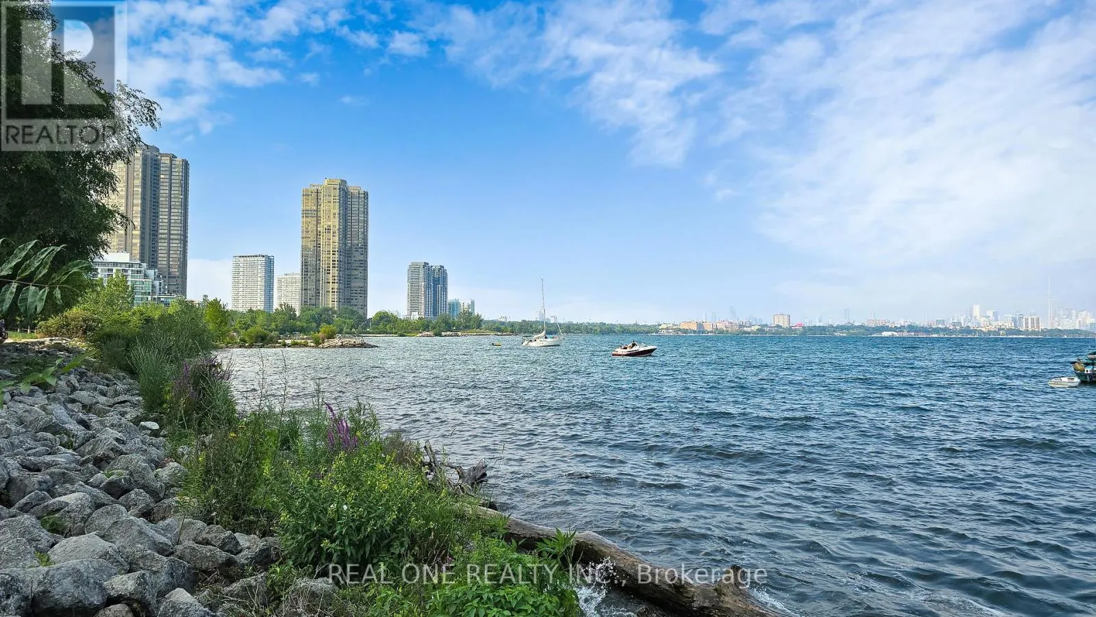 808 - 70 ANNIE CRAIG DRIVE