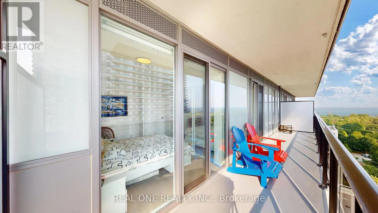 808 - 70 ANNIE CRAIG DRIVE