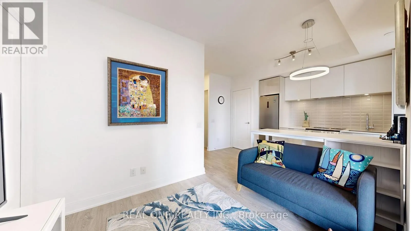 808 - 70 ANNIE CRAIG DRIVE