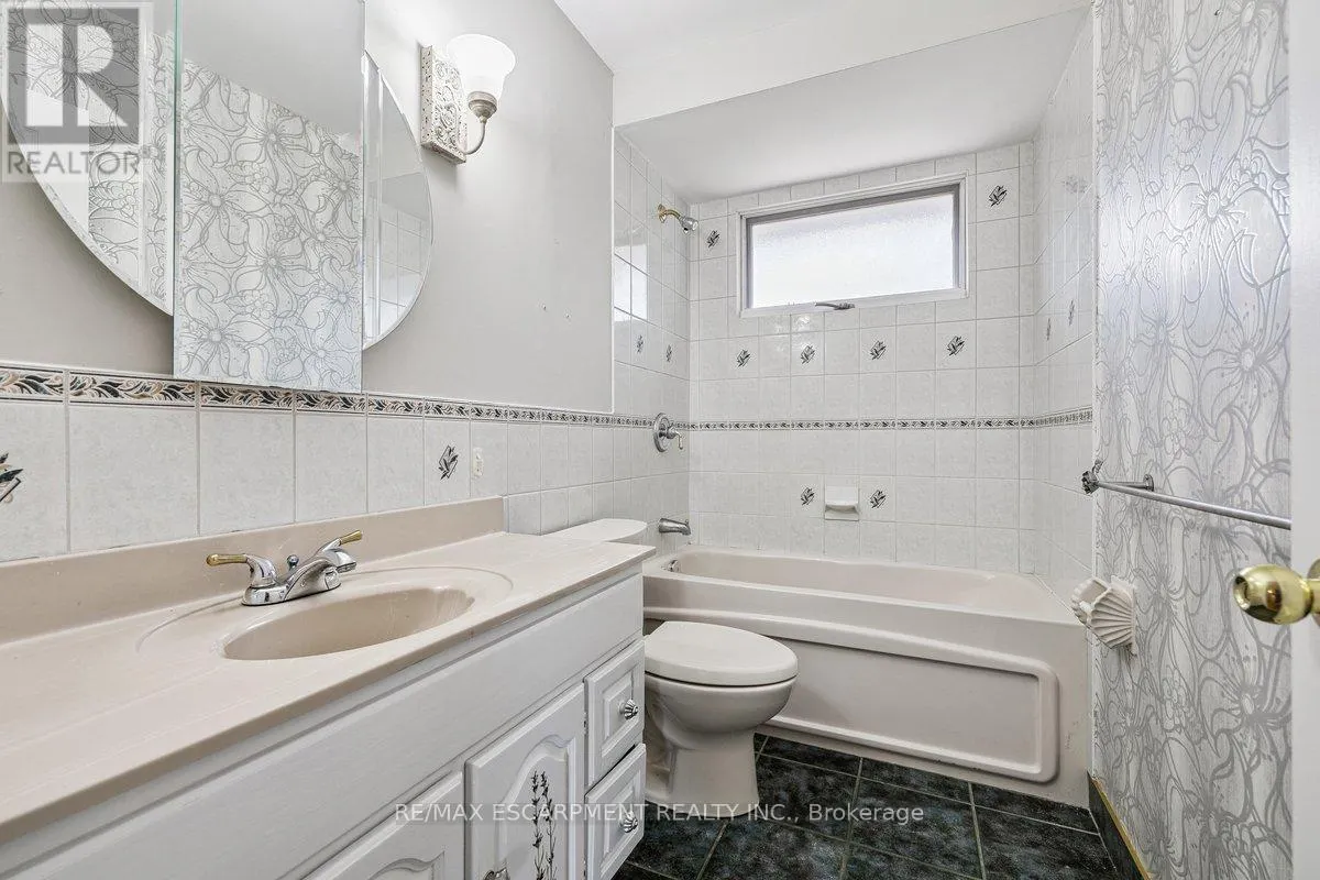 623 SHERATON ROAD