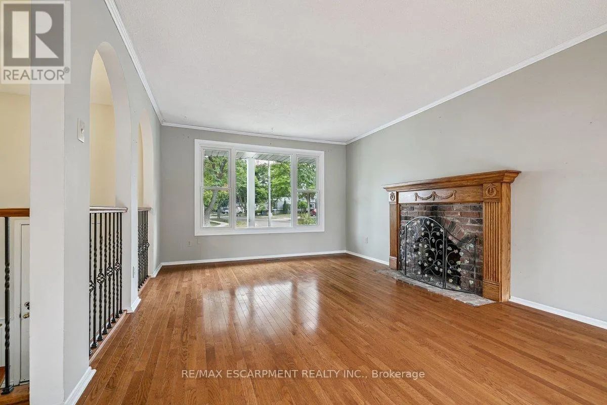 623 SHERATON ROAD
