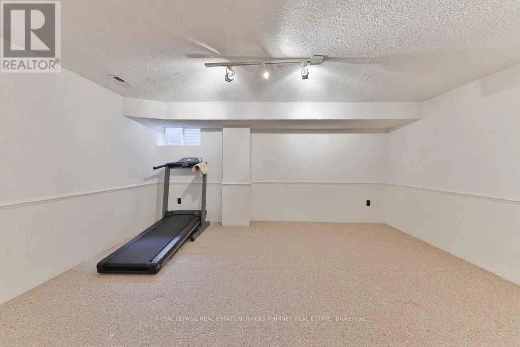 2289 BEEJAY COURT