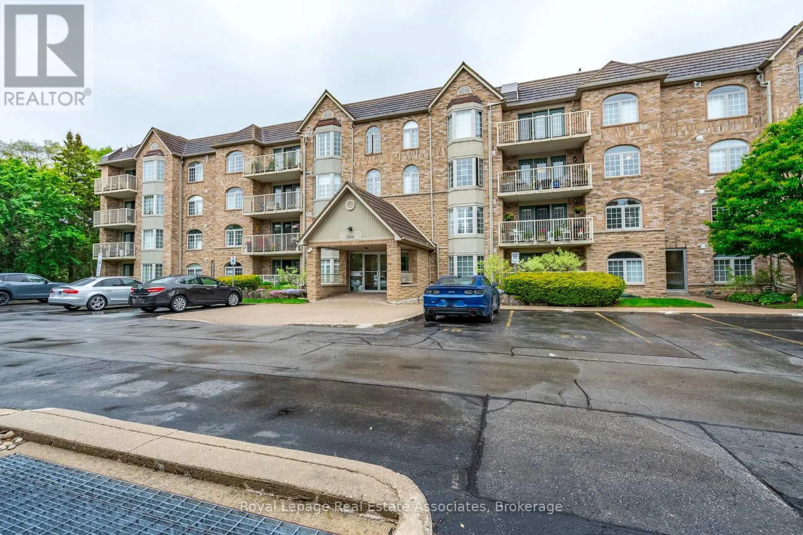 B208 - 216 PLAINS ROAD W