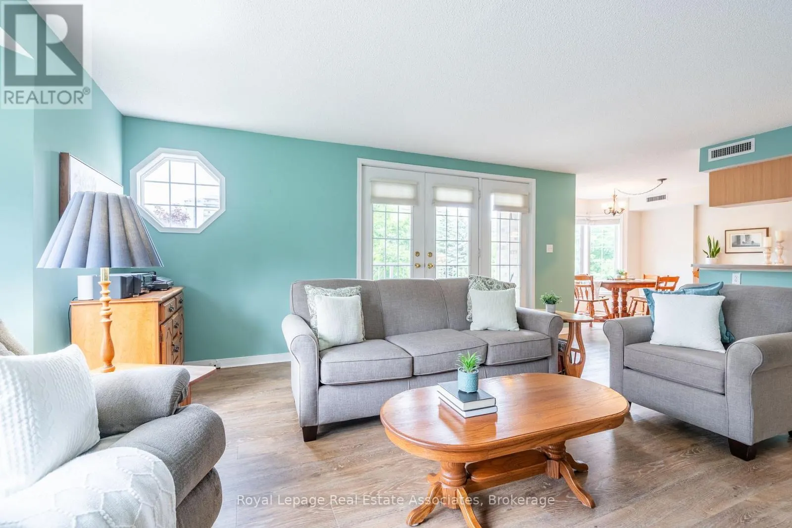 B208 - 216 PLAINS ROAD W