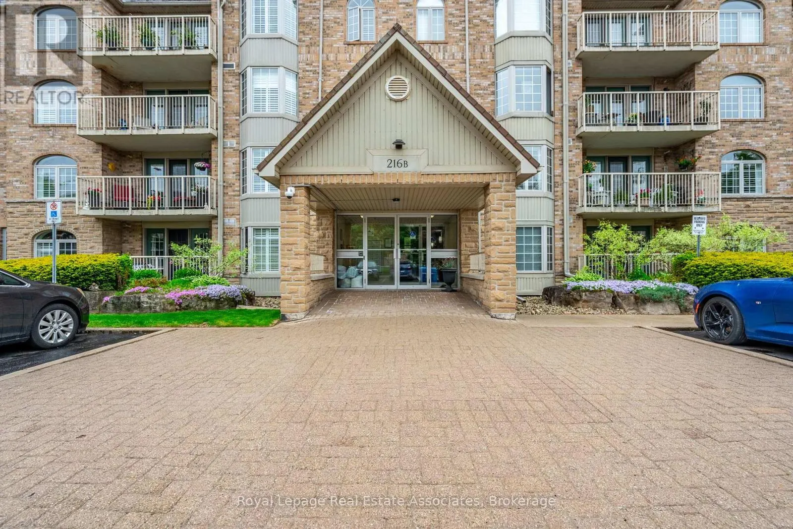 B208 - 216 PLAINS ROAD W