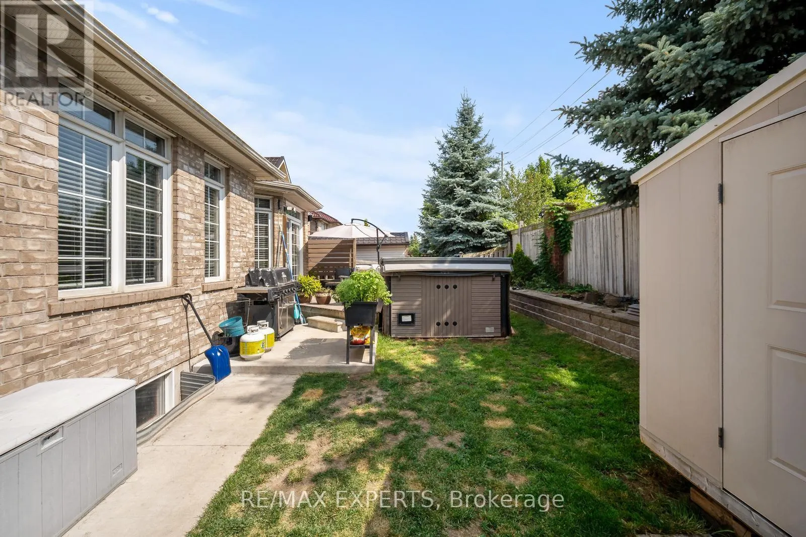 28 DOKKUM CRESCENT