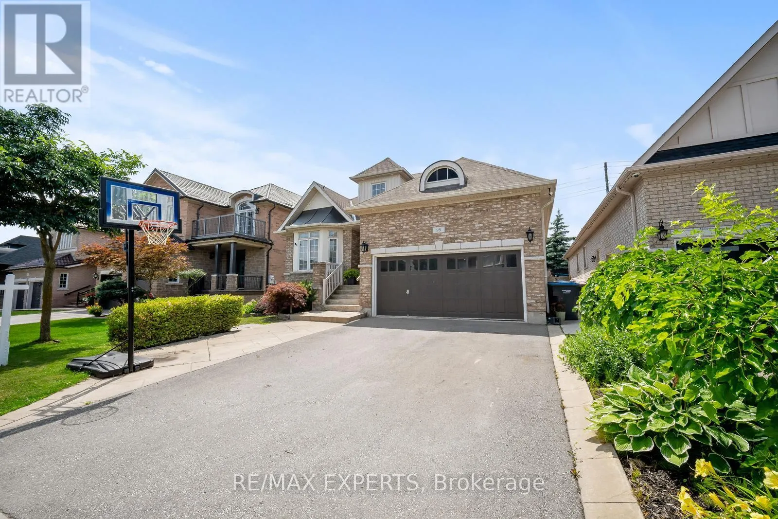 28 DOKKUM CRESCENT