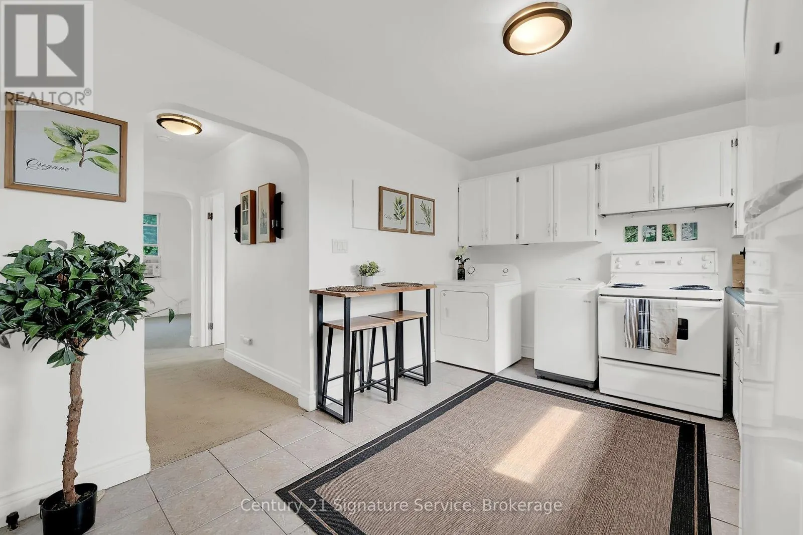 17 FLEMING AVENUE W