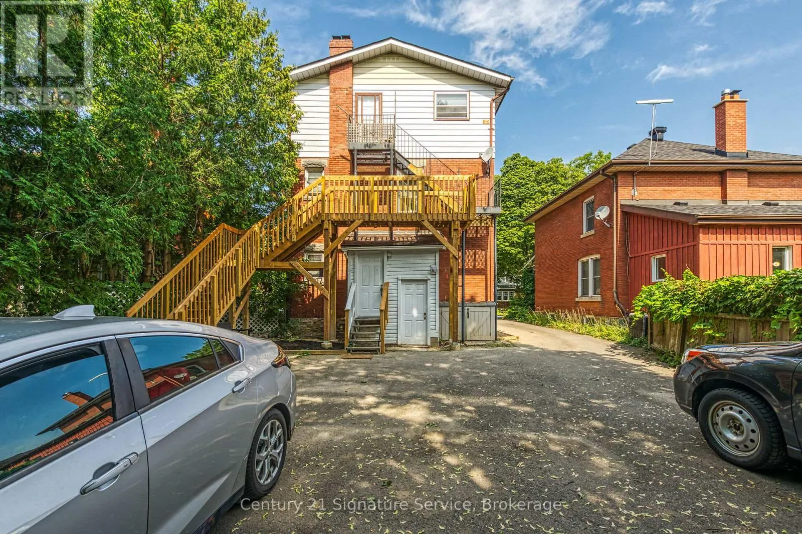 17 FLEMING AVENUE W