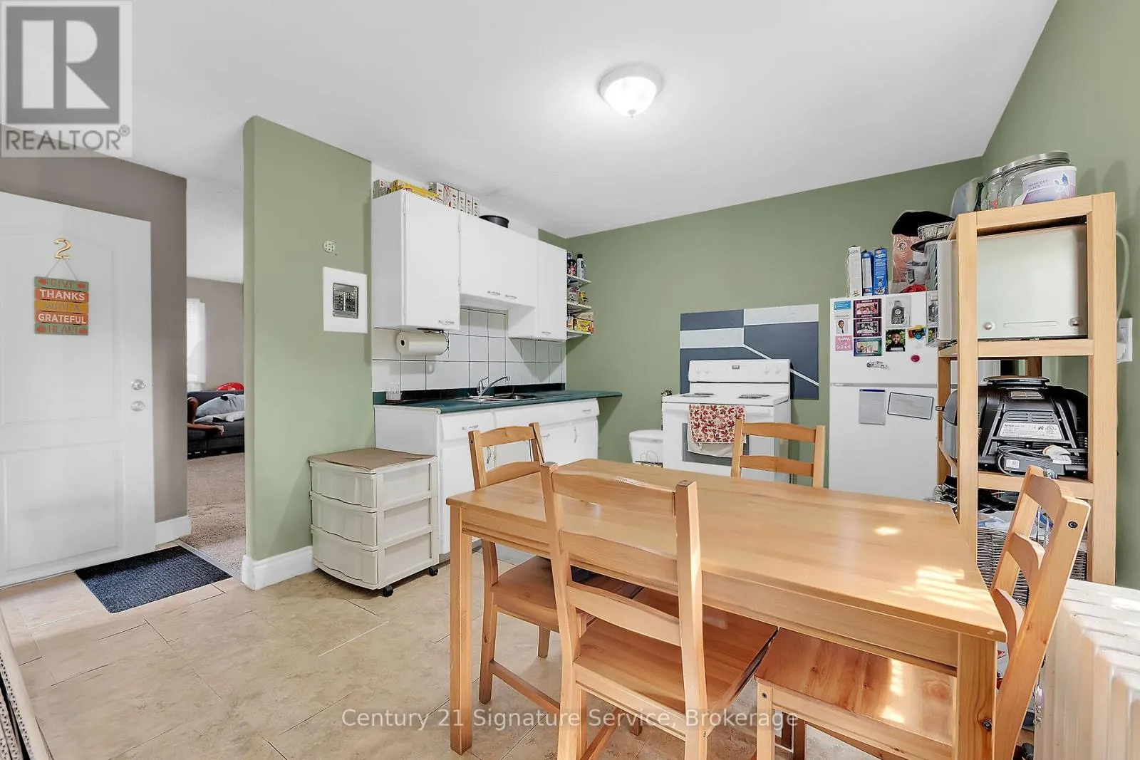 17 FLEMING AVENUE W