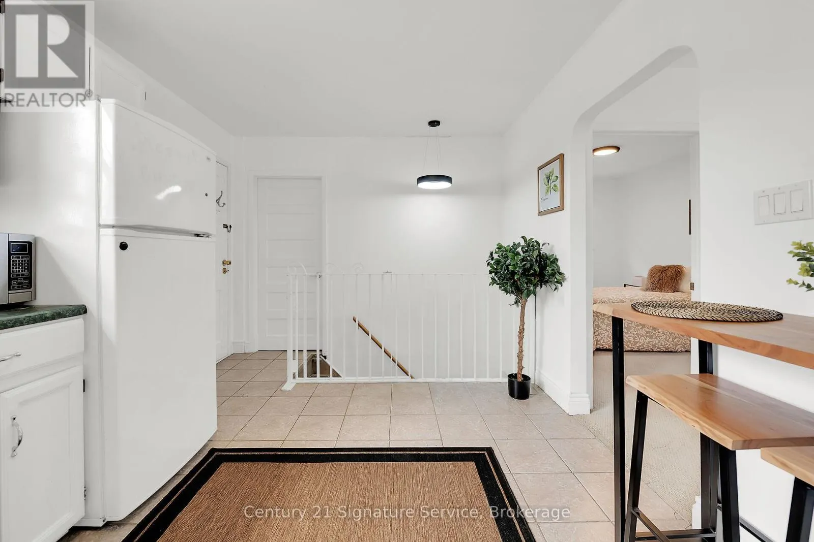 17 FLEMING AVENUE W