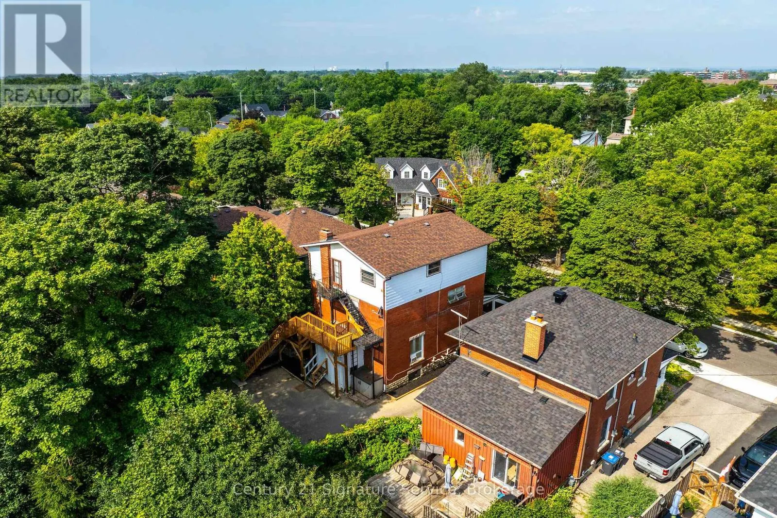 17 FLEMING AVENUE W