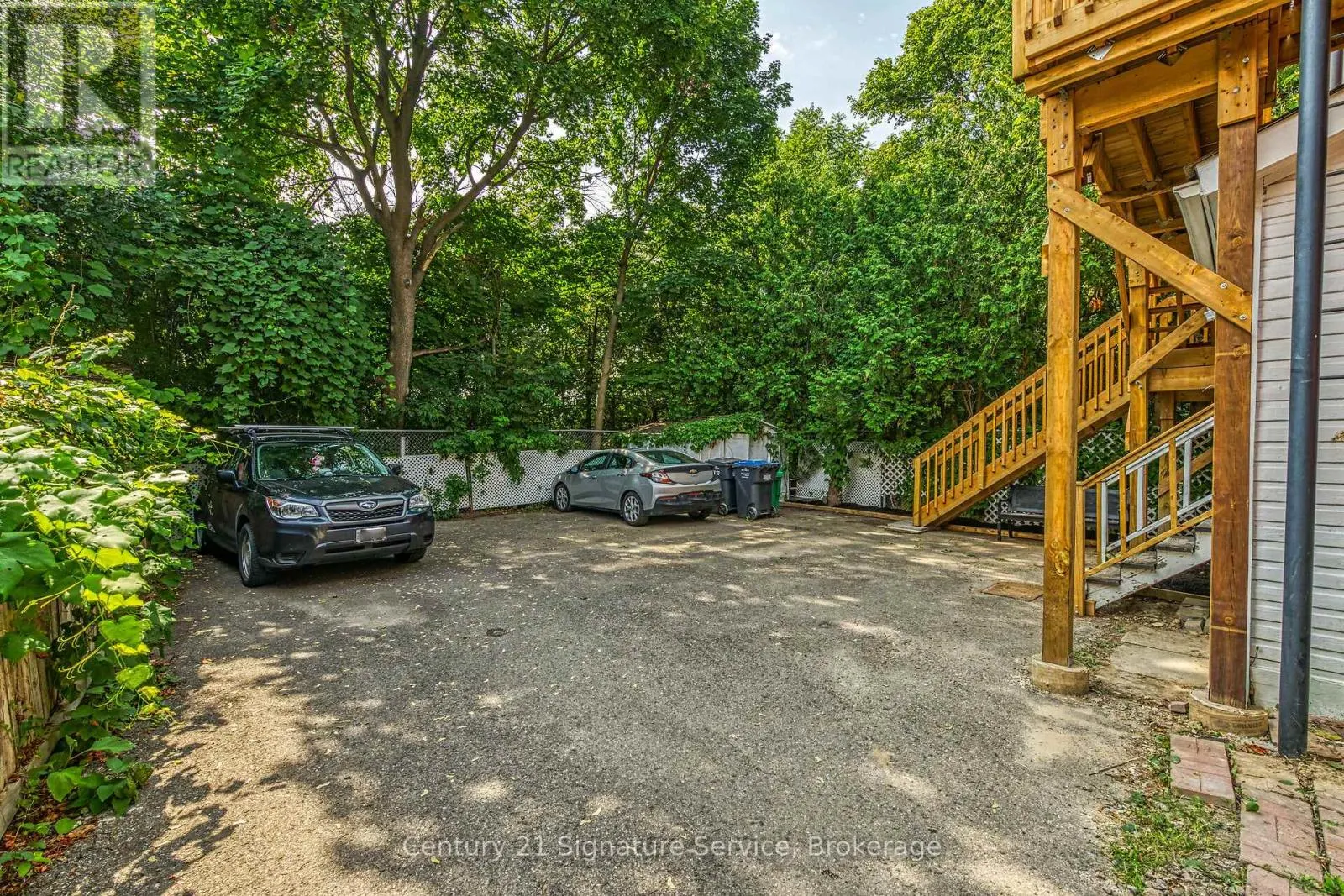17 FLEMING AVENUE W